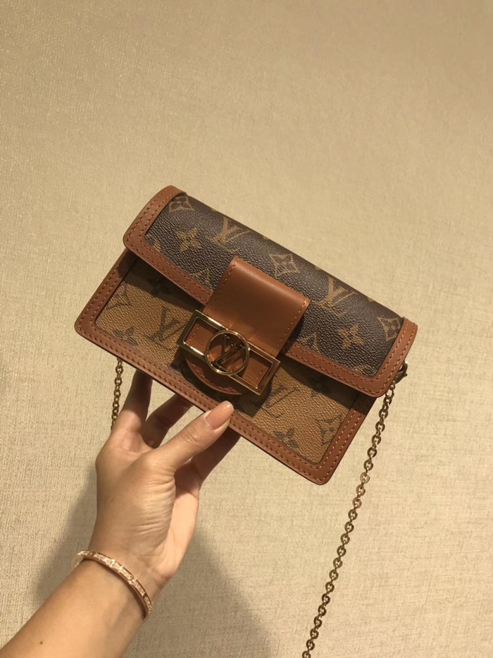 Louis Vuitton 루이비통 도핀 체인 미니백 M68746