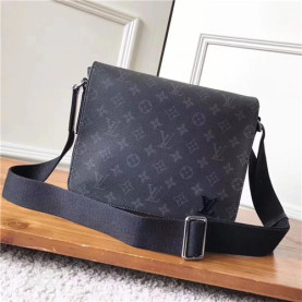  Louis Vuitton 루이비통 모노그램  남성용 숄더백 M44000