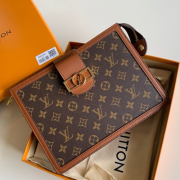 21위 Louis Vuitton 루이비통 포쉐트도핀 클러치 M69184