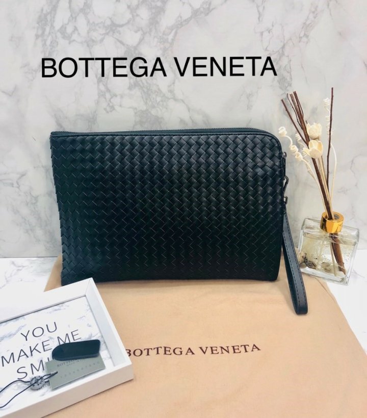 ★판매완료★ Bottega Veneta 보테가 베네타 ㄱ자 클러치 ★특가★