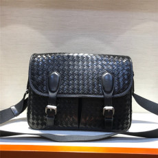 Bottega Veneta  보테가베네타 남성용 크로스백 BV30699 /신상