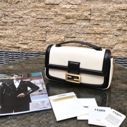 Fendi 펜디 미듐 바케트백 F8783-2