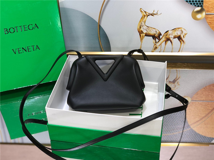 Bottega Veneta 보테가 트라이앵글백 B55665