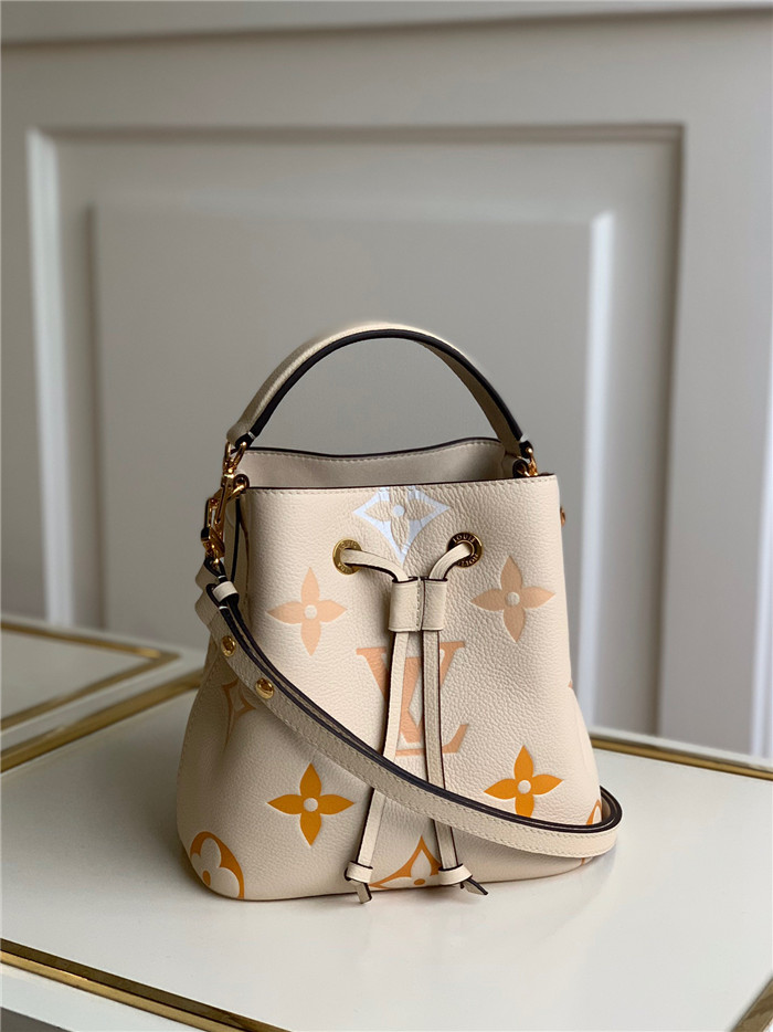  Louis Vuitton  루이비통 네오노에 썸머블루 BB M45716