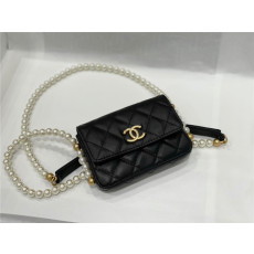 CHANEL 샤넬 진주 스트랩 미니 플랩 카드 홀더백 A81085