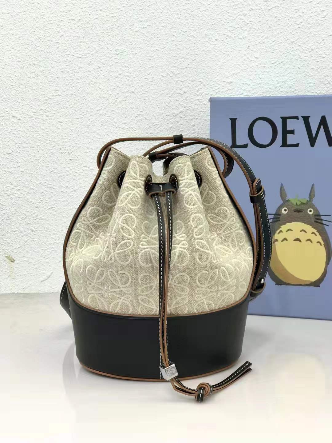 LOEWE  로에베 벌룬백 미듐 L90081