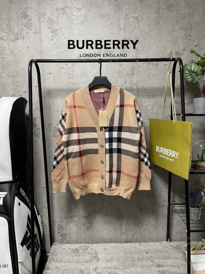  Burberry 버버리 체크 가디건