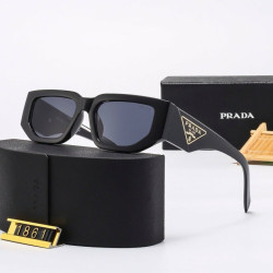 PRADA 프라다