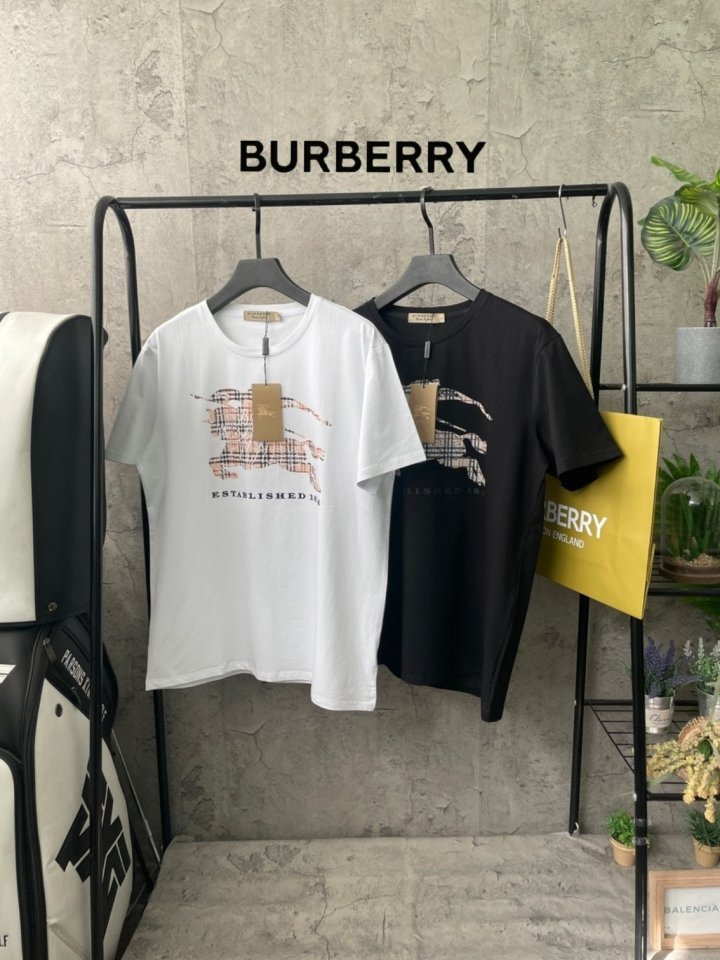 Burberry 버버리 기마체크 라운드 반팔