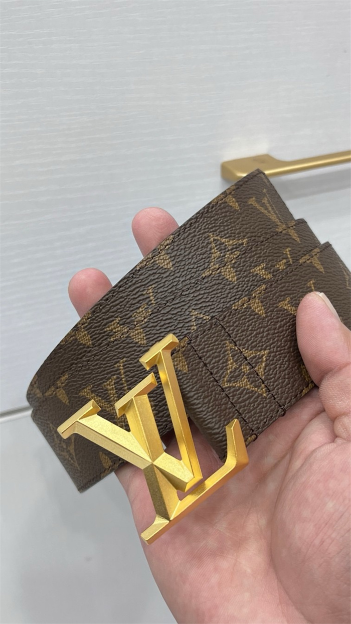 LOUIS VUITTON 루이비통 남성용 벨트 4.0CM 2024/신상