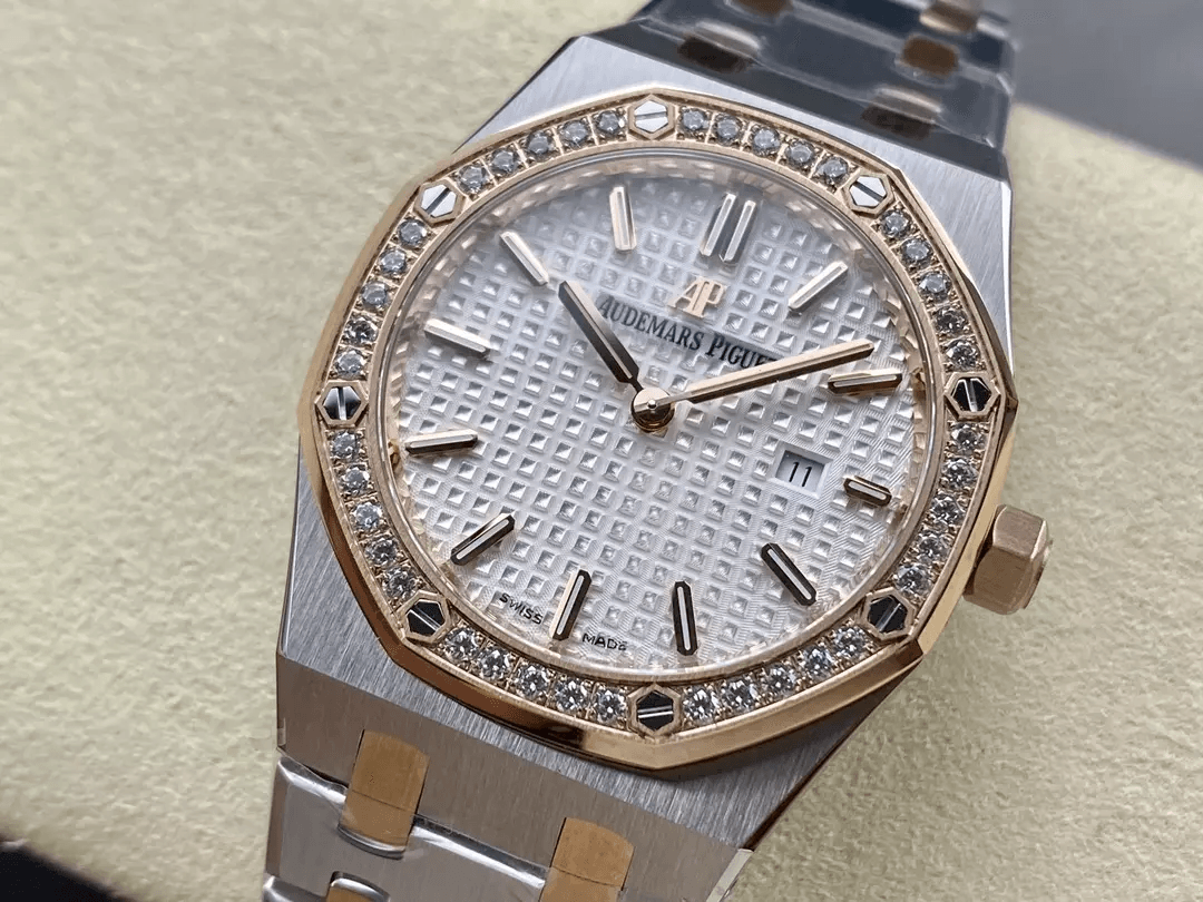 AUDEMARS PIGUET 오데마피게 로얄오크 흰판 콤비 다이아 베젤 33mm 여성용