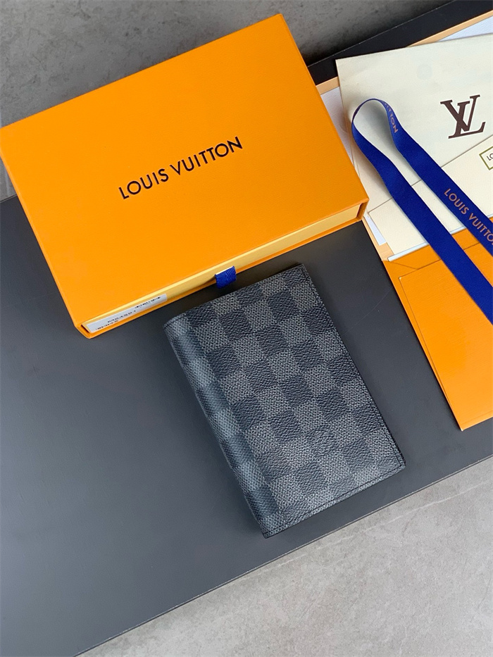 LOUIS VUITTON 루이비통 패스포트 여권지갑 N64411 2024/신상 2COLOR