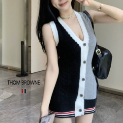 THOM BROWNE 톰브라운 좌우 배색 민소매 니트 원피스